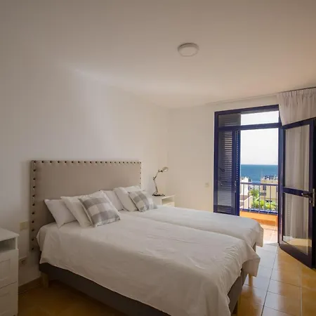 Feriehus 3 Bedroom Holiday