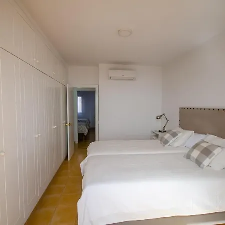 Feriehus 3 Bedroom Holiday *